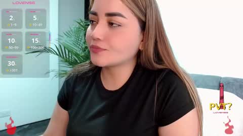 Snapshot of lucia_star_ chatting on October 17, 9:07 pm lucia star  online show from October 17, 9:07 pm