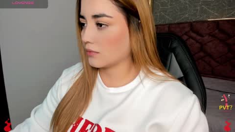 Snapshot of lucia_star_ chatting on January 11, 11:45 am lucia star  online show from January 11, 11:45 am