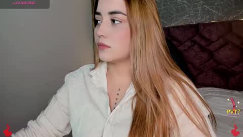 Snapshot of lucia_star_ chatting on December 12, 6:42 pm lucia star  online show from December 12, 6:42 pm