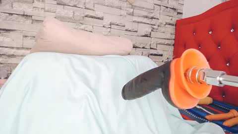 luciaaah online show from February 4, 8:49 pm