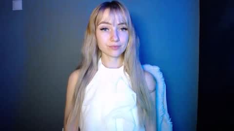 Lucy online show from December 22, 8:01 pm