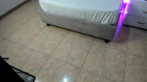 Snapshot of luciaferrero chatting on October 26, 12:06 am LuciaFerrero online show from October 26, 12:06 am