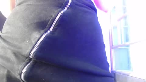 Luciana Evans online show from February 25, 1:00 pm