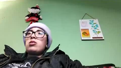 Snapshot of lucianacapisce chatting on February 16, 2:43 am Dani 3 online show from February 16, 2:43 am