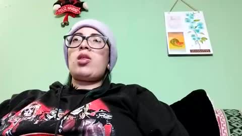 Snapshot of lucianacapisce chatting on February 17, 4:09 am Dani 3 online show from February 17, 4:09 am