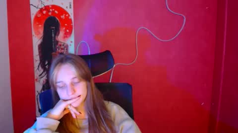 Lucie online show from December 3, 11:18 pm