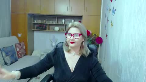 Lucille Fenly online show from October 20, 9:18 pm