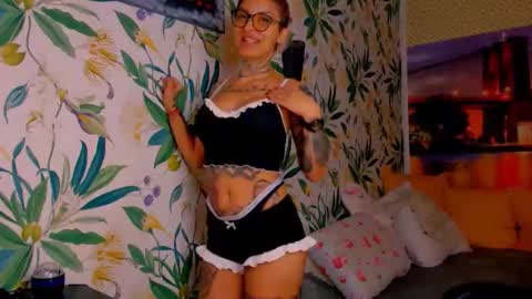 lucky_denizz online show from December 17, 11:14 am