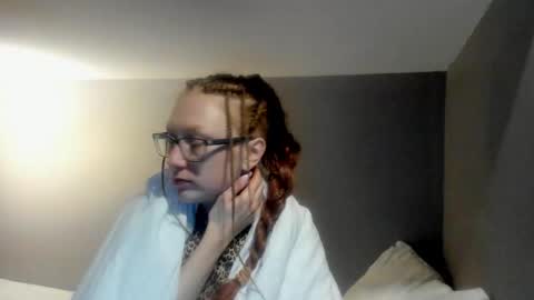 lucky_licky20 online show from March 18, 4:39 am