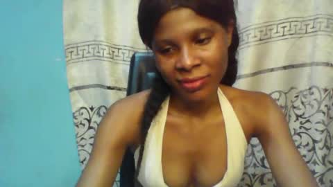 Snapshot of luckymadequeen chatting on February 25, 10:31 pm Gloria online show from February 25, 10:31 pm