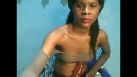 Snapshot of luckymadequeen chatting on September 30, 12:38 am Gloria online show from September 30, 12:38 am