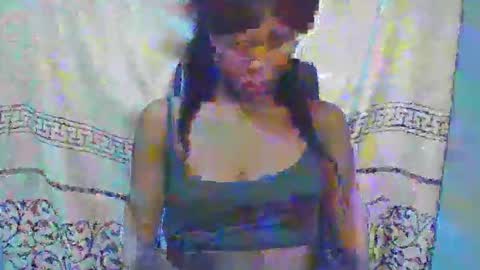 Snapshot of luckymadequeen chatting on September 13, 10:40 pm Gloria online show from September 13, 10:40 pm