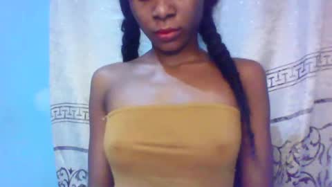 Snapshot of luckymadequeen chatting on January 27, 4:20 am Gloria online show from January 27, 4:20 am