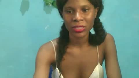 Snapshot of luckymadequeen chatting on October 30, 6:49 am Gloria online show from October 30, 6:49 am