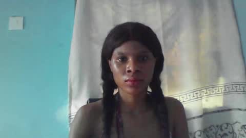 Snapshot of luckymadequeen chatting on January 18, 9:24 am Gloria online show from January 18, 9:24 am