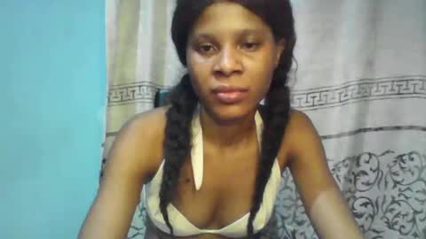 Snapshot of luckymadequeen chatting on February 14, 11:09 pm Gloria online show from February 14, 11:09 pm