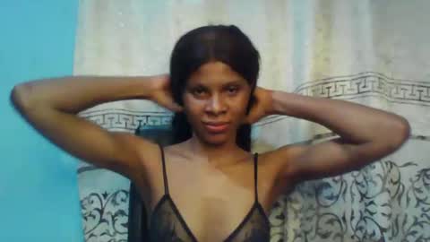 Snapshot of luckymadequeen chatting on February 22, 6:48 pm Gloria online show from February 22, 6:48 pm