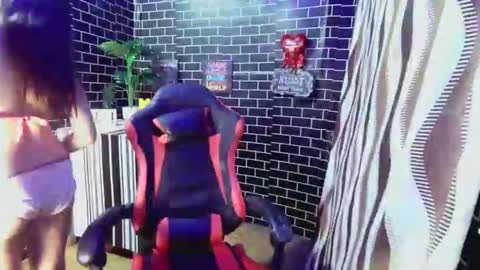 lucsin online show from March 1, 6:51 pm