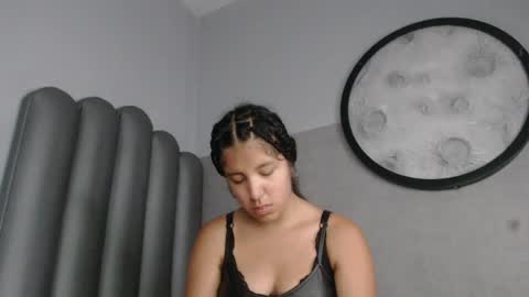   online show from April 19, 4:45 am