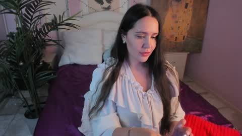 Laura online show from December 21, 9:15 pm