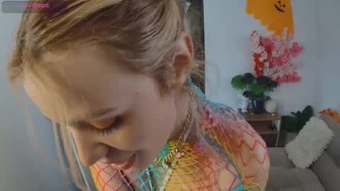 lucy online show from November 4, 5:12 am