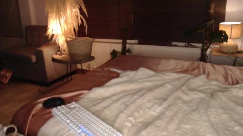 Snapshot of lucy_sweetgirl19 chatting on March 8, 1:15 am luciana online show from March 8, 1:15 am