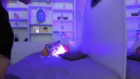 Snapshot of lucy_williiams chatting on February 24, 8:14 pm Lucy  online show from February 24, 8:14 pm