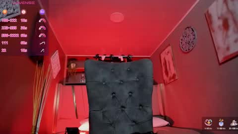 Snapshot of lucy_williiams chatting on September 24, 1:21 pm Lucy  online show from September 24, 1:21 pm