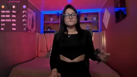 Snapshot of lucy_williiams chatting on October 6, 12:00 pm Lucy  online show from October 6, 12:00 pm