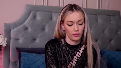 LucyAddison online show from February 20, 5:33 am