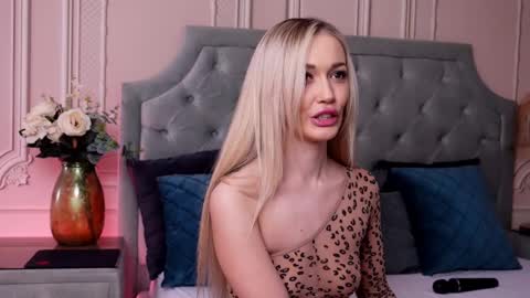 LucyAddison online show from February 10, 9:58 am