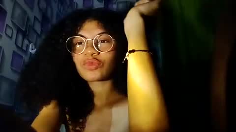 Lucia online show from November 28, 5:10 am