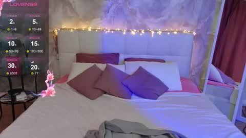 Lucy online show from November 26, 3:07 am