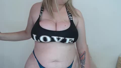 Lucy online show from November 4, 10:15 pm