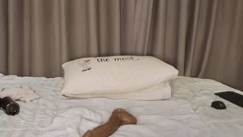 Snapshot of lucynuty chatting on October 29, 6:18 am Love kinky Go here  online show from October 29, 6:18 am