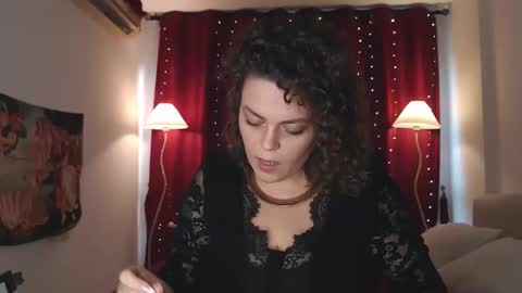 Call me Lucy online show from January 9, 10:41 am