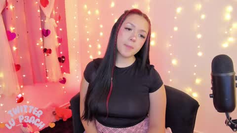 Snapshot of lucyy_peach chatting on February 25, 1:52 am LUCYY FROM HOME  online show from February 25, 1:52 am