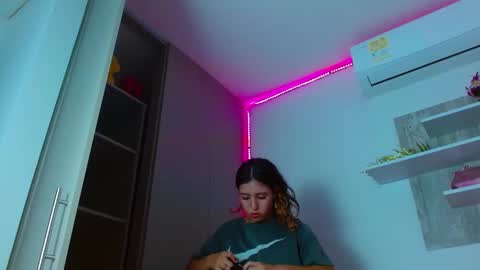 Snapshot of lucyy_start chatting on December 29, 7:11 pm LUCY online show from December 29, 7:11 pm