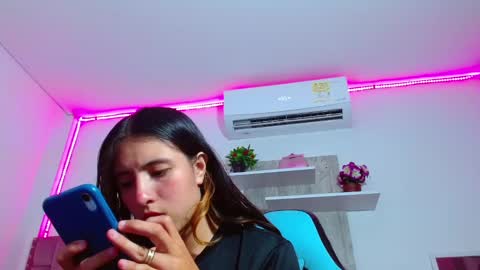 Snapshot of lucyy_start chatting on February 26, 8:02 pm LUCY online show from February 26, 8:02 pm