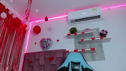 Snapshot of lucyy_start chatting on February 22, 4:37 pm LUCY online show from February 22, 4:37 pm