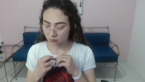 luisa mourfor online show from December 15, 1:22 pm