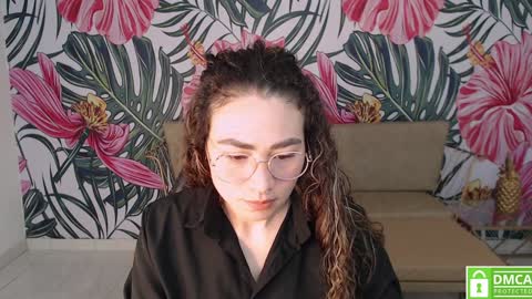 luisa mourfor online show from February 4, 7:55 pm