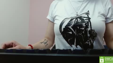 luisa mourfor online show from January 16, 1:04 pm