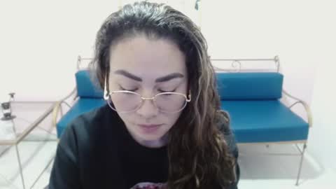 luisa mourfor online show from December 23, 1:24 pm