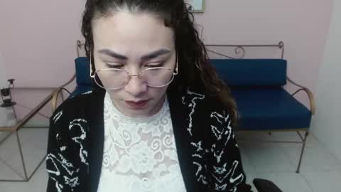 luisa mourfor online show from December 22, 1:11 pm