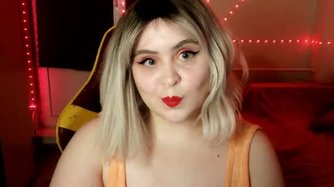 lulovia online show from April 3, 10:30 pm