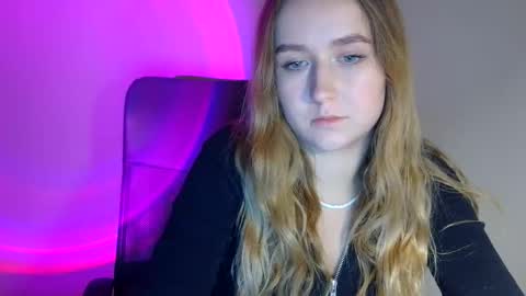 Lulu Baby18 online show from December 3, 9:06 pm