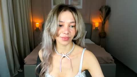 Alise online show from April 30, 1:27 pm