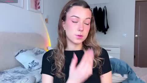 lulu berry online show from June 13, 2:20 am