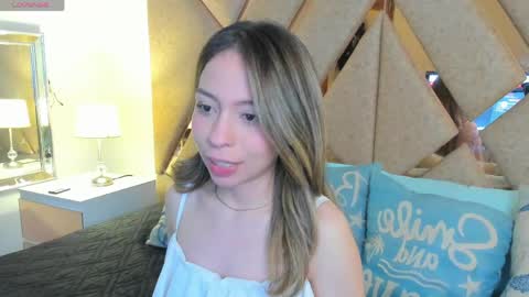 luluuberry online show from June 1, 7:37 pm
